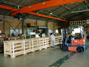 �W����������